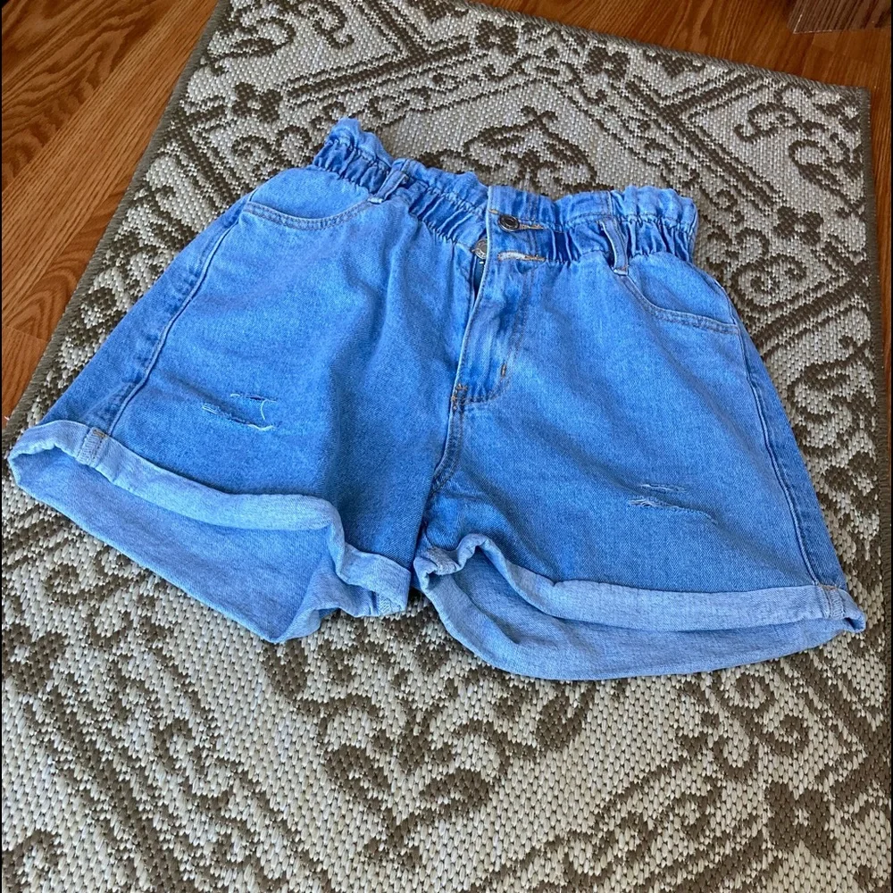 Aaron & Amber Light Denim Washed Distressed High Waist Shorts Size M - Picture 1 of 8